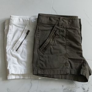 2 pairs Hinge shorts (size 10 - green & white)